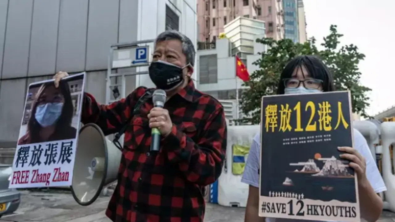 Manifestaci&oacute;n en Hong Kong en apoyo a Zhang Zhan y a los doce activistas detenidos por huir a Taiw&aacute;n - 2020 GETTY IMAGES / ANTHONY KWAN
