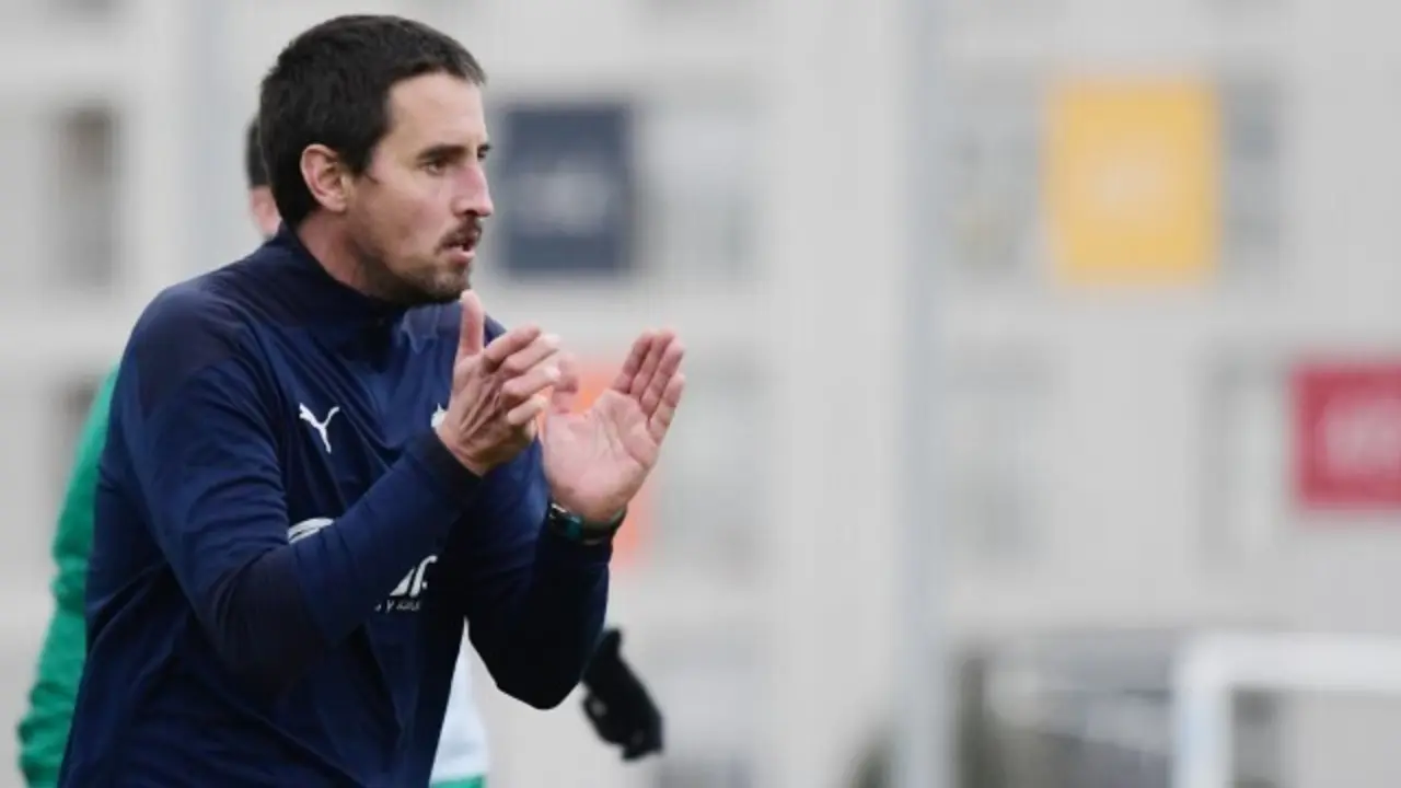 El entrenador del Racing de Santander, Aritz Solabarrieta.