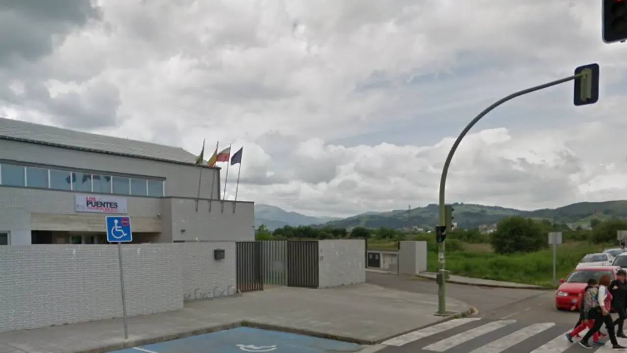 Colegio Los Puentes de Colindres.