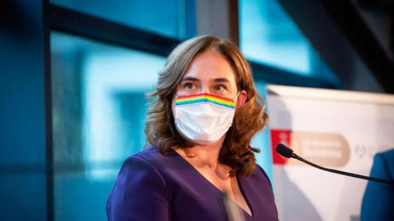Ada Colau, alcaldesa de Barcelona, en una comparecencia p&uacute;blica anterior / EP