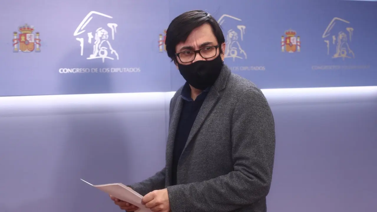 El secretario primero del Congreso y diputado de ECP, Gerardo Pisarello en rueda de prensa posterior a la Mesa del Congreso de los Diputados, en Madrid (Espa&ntilde;a), a 15 de diciembre de 2020.