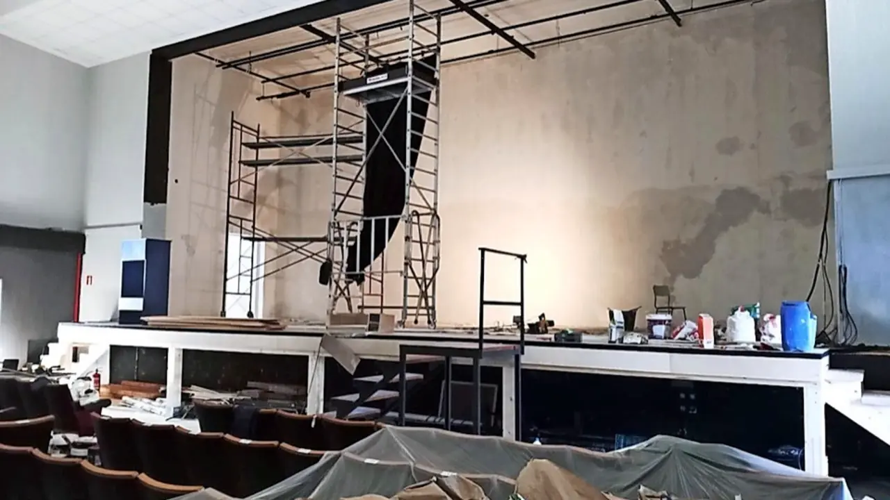 Obras en el Teatro-Cine Vimenor de Vio&ntilde;o. / Alerta