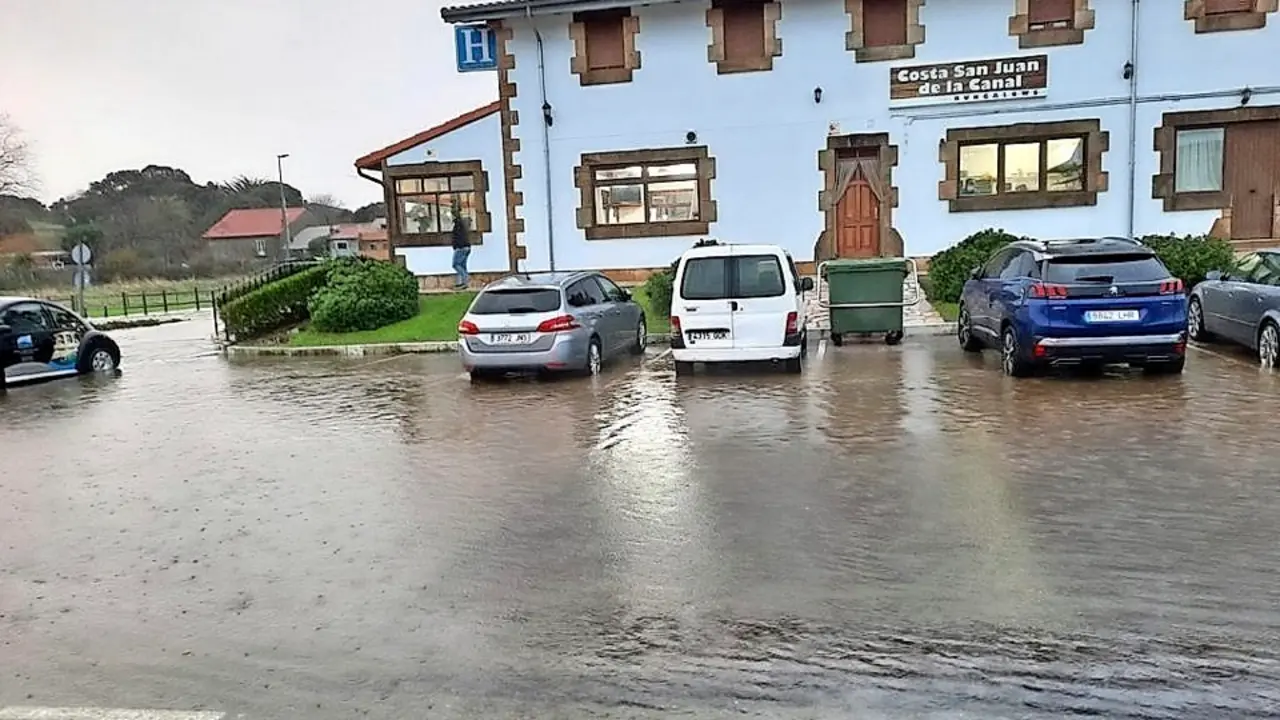 Algunas de las zonas inundadas en el municipio de Bezana. / Alerta
