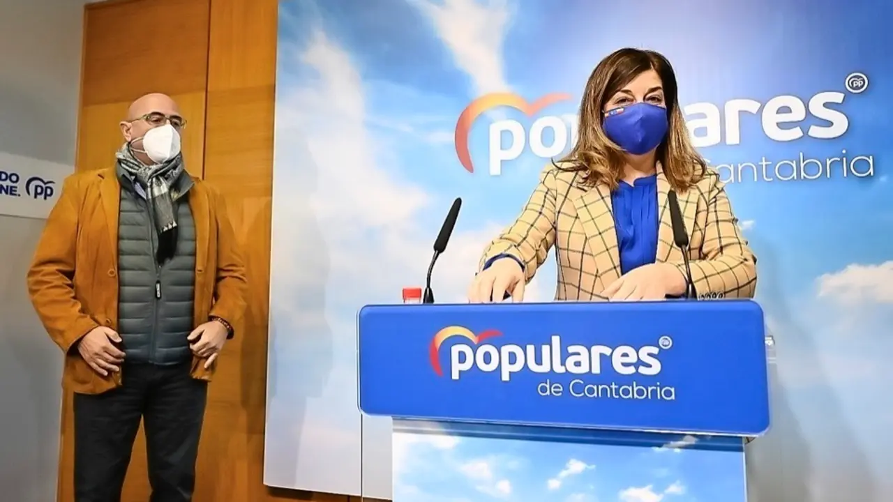 C&eacute;sar Pascual y Mar&iacute;a Jos&eacute; S&aacute;enz de Buruaga. / alerta