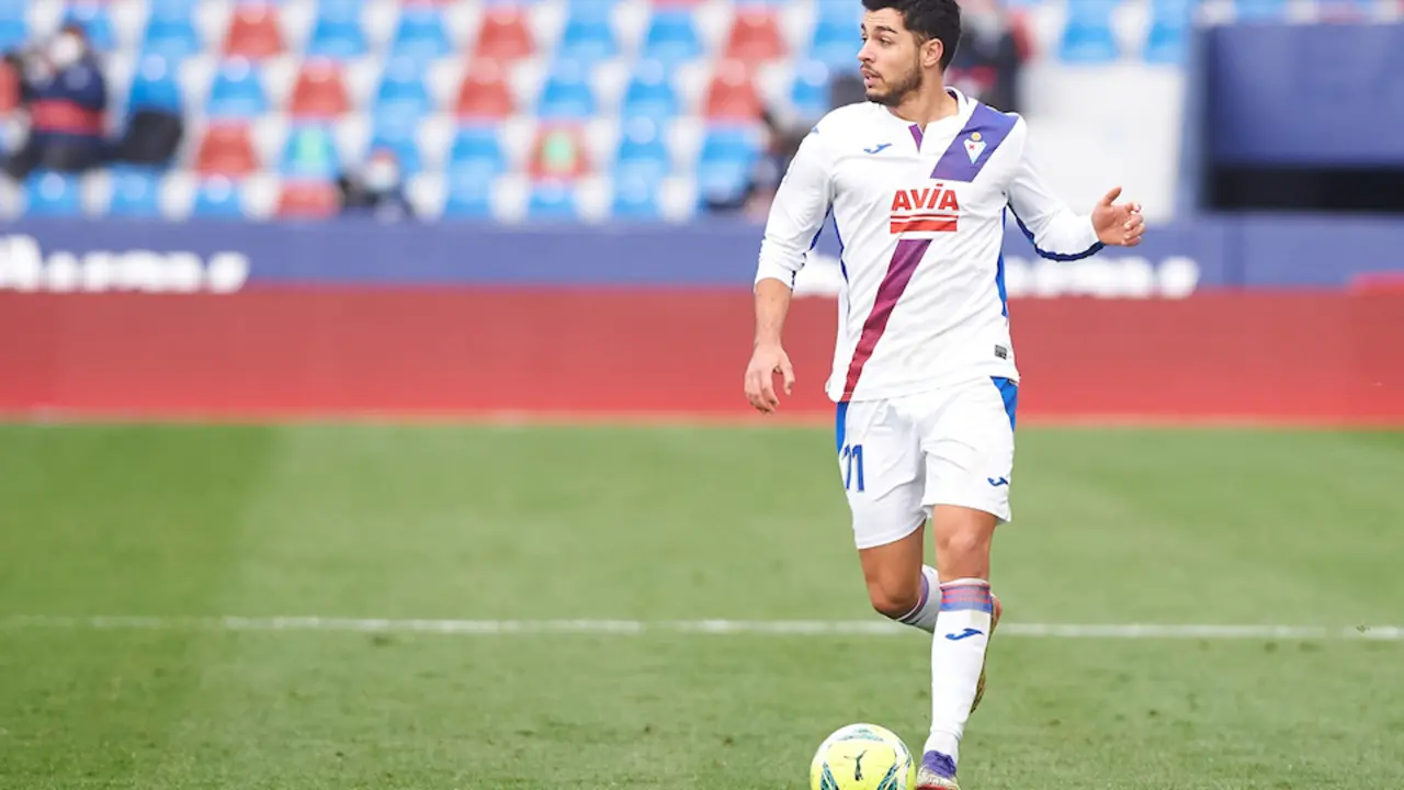 El jugador del Eibar Rafa Soares. / E. PRESS