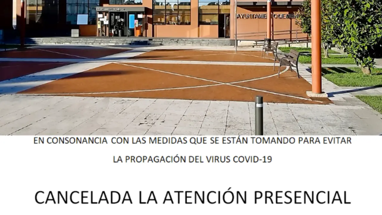 El comunicado parcial del cierre del Ayuntamiento de Miengo y la vista del Consistorio. / ALERTA