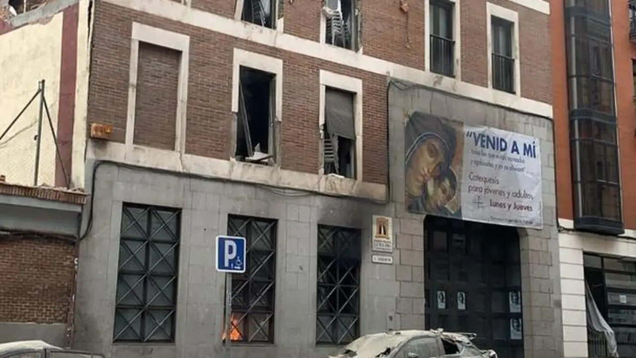 Edificio del n&uacute;mero 98 de la calle Toledo.
