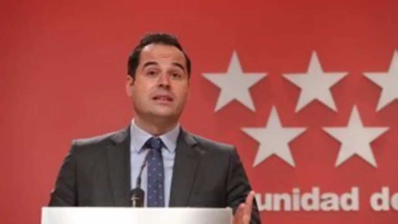 El consejero de Deportes, Transparencia y portavoz, Ignacio Aguado, interviene en una rueda de prensa convocada ante los medios posterior a la reuni&oacute;n del Consejo de Gobierno de la Comunidad de Madrid, en Madrid, (Espa&ntilde;a), a 20 de enero de 2021. - EUROPA PRESS/M.FERN&Aacute;NDEZ. POOL - Europa Press