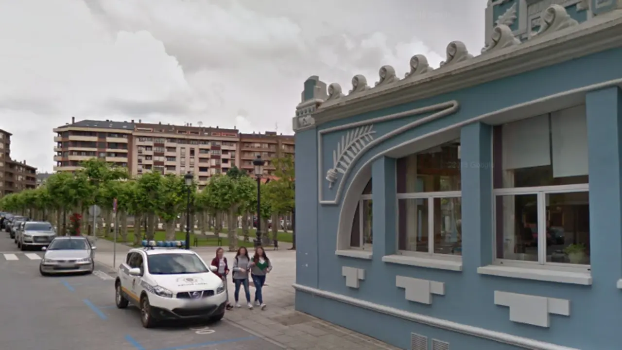 Exterior del Ayuntamiento de Colindres donde actualmente hay 78 casos de coronavirus seg&uacute;n Sanidad. / ALERTA