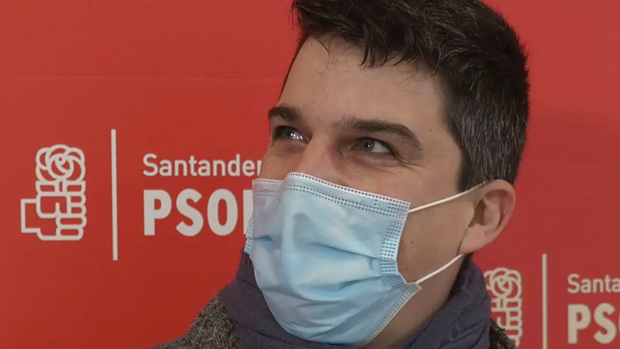 El portavoz del PSOE en el Ayuntamiento de Santander, Daniel Fern&aacute;ndez. / ALERTA
