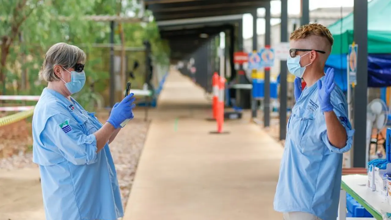 Darwin (Australia), 14/01/2021.- Una estaci&oacute;n de colocaci&oacute;n de EPP en las secciones NCCTRCA/AUSMAT de la instalaci&oacute;n de cuarentena de Howard Springs, Darwin, Australia, 14 de enero de 2021. EFE/EPA/GLENN CAMPBELL AUSTRALIA Y NUEVA ZELANDA FUERA