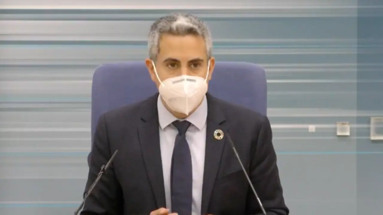El vicepresidente de Cantabria durante la rueda de prensa para informar de los casos en la comunidad. / ALERTA