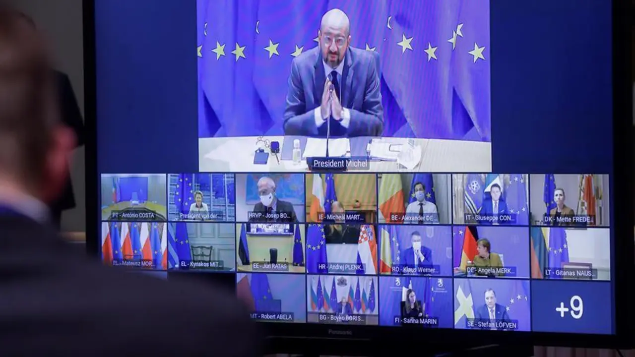 El presidente del Consejo Europeo, Charles Michel, durante la celebraci&oacute;n de la Cumbre por videoconferencia de Jefes de Estado y de Gobierno para la contenci&oacute;n del coroanvirus. EFE/EPA/OLIVIER HOSLET / POOL