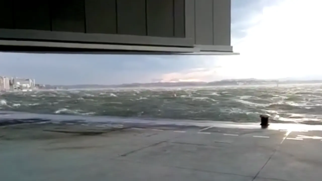 Vista de la bah&iacute;a de Santander desde los bajos del Centro Bot&iacute;n. / A.Z.