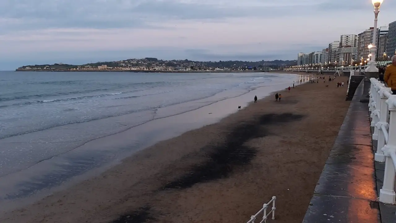 Playa de San Lorenzo en Gij&oacute;n. / E.P.