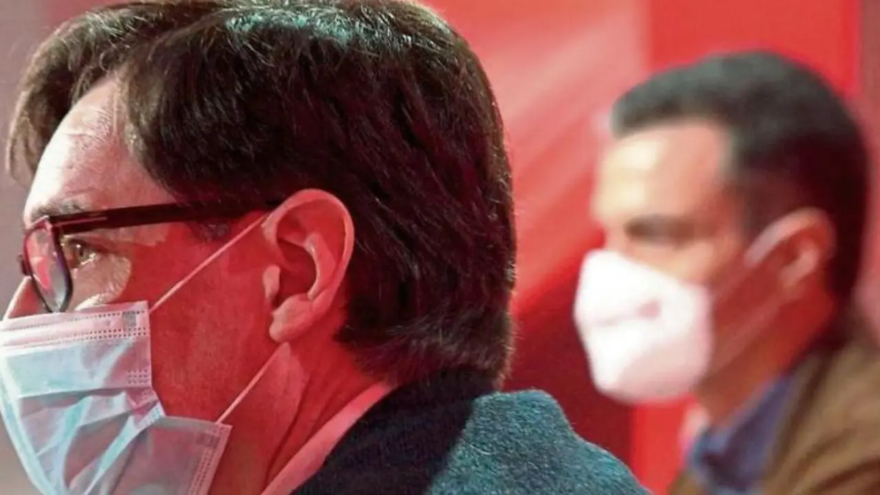 Salvador Illa y Pedro S&aacute;nchez, ayer en el comit&eacute; federal del PSOE celebrado en Barcelona I&ntilde;aki Pardo Torregrosa / EFE