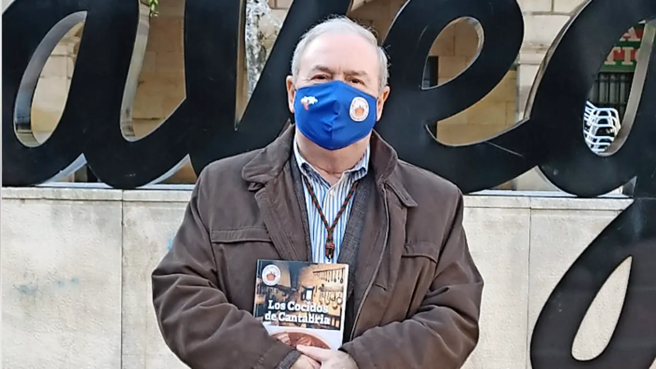 Pedro Arce, autor del libro sobre los cocidos en Cantabria. / SAJA