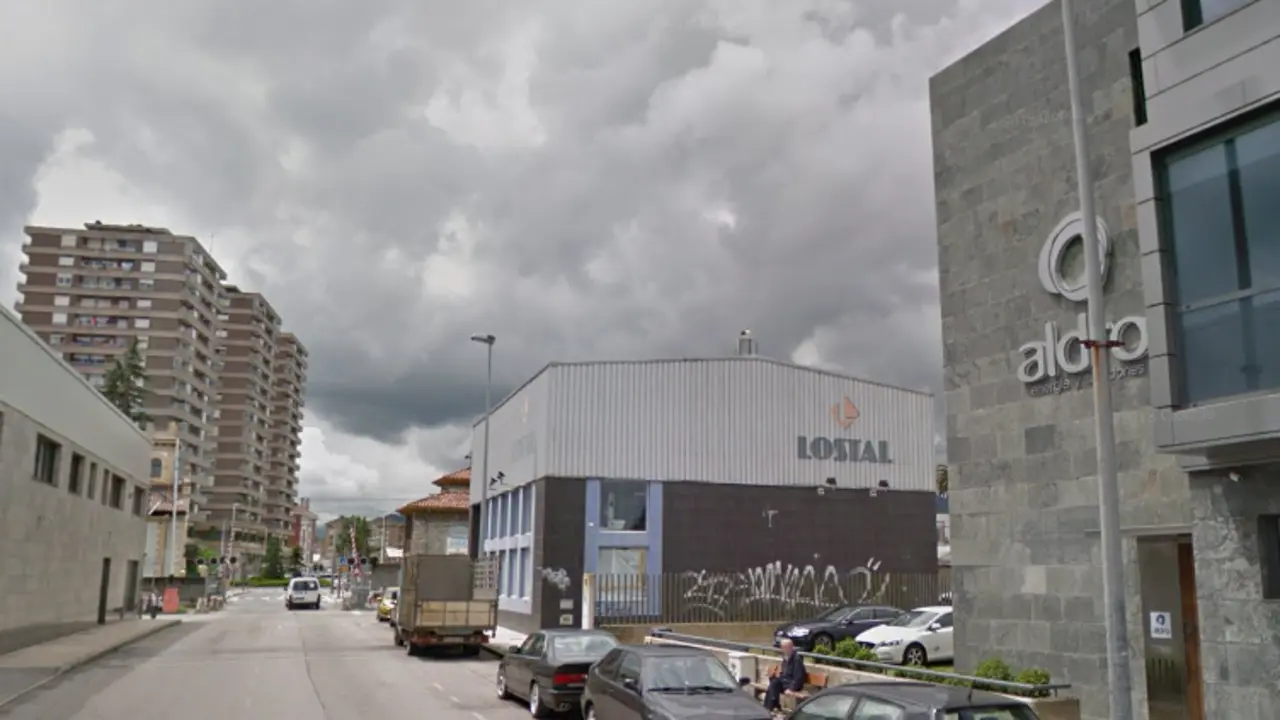 Vista de la sede de Aldro Energ&iacute;a en Torrelavega. / ALERTA