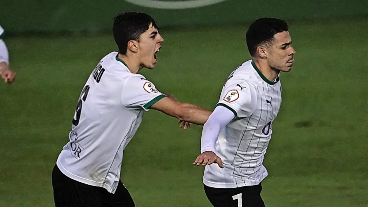 &Aacute;lvaro Bustos, celebrando el gol que marc&oacute; al Bilbao Athletic. / Hardy