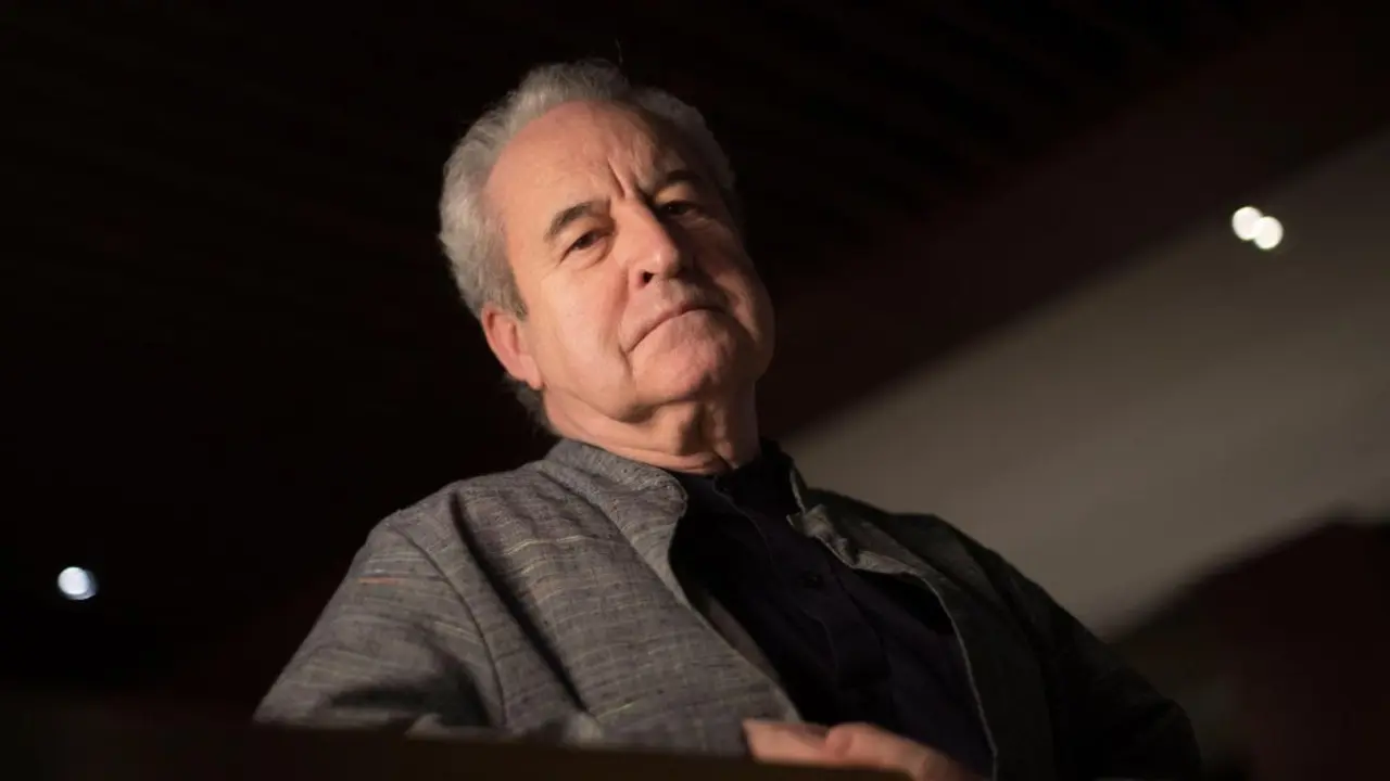 El escritor irland&eacute;s Benjamin Black, el alter ego 'negro' del novelista John Banville, fotografiado en Barcelona en 2019. EFE/Marta P&eacute;rez/Archivo