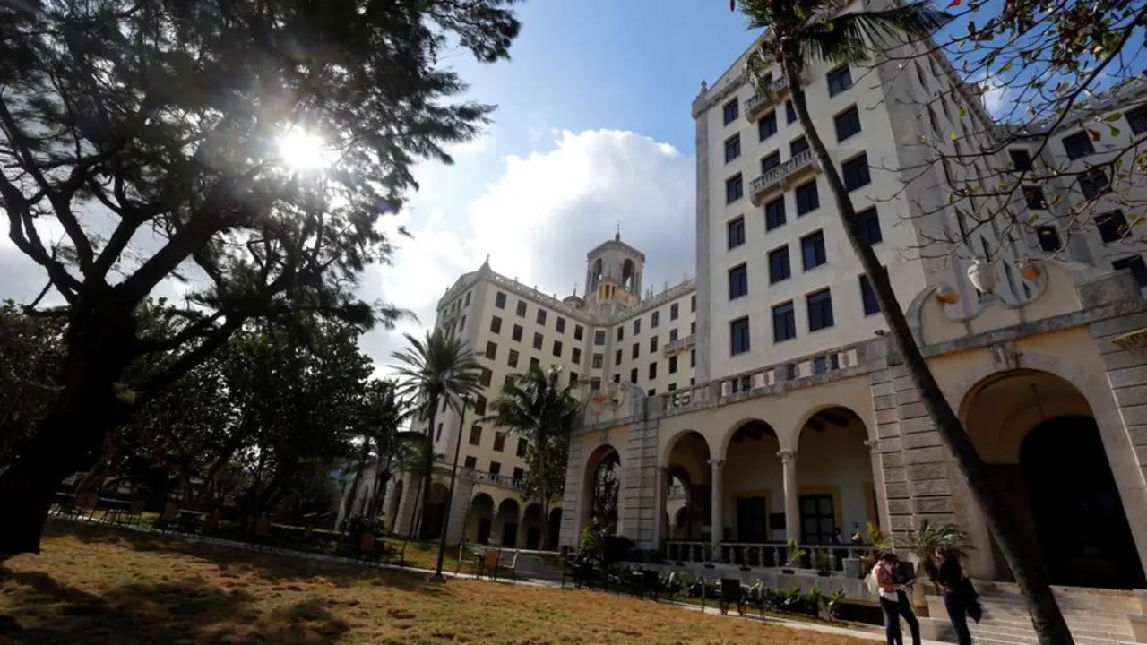 Fotograf&iacute;a que muestra la fachada exterior del Hotel Nacional de Cuba el 19 de enero del 2021, en La Habana (Cuba). EFE/ Ernesto Mastrascusa