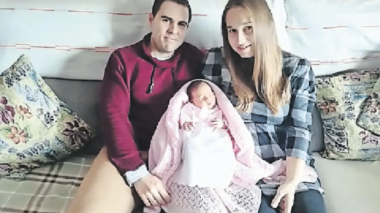 La jugadora Patricia Revuelta Mart&iacute;nez y su esposo Jos&eacute; Babil Gil.