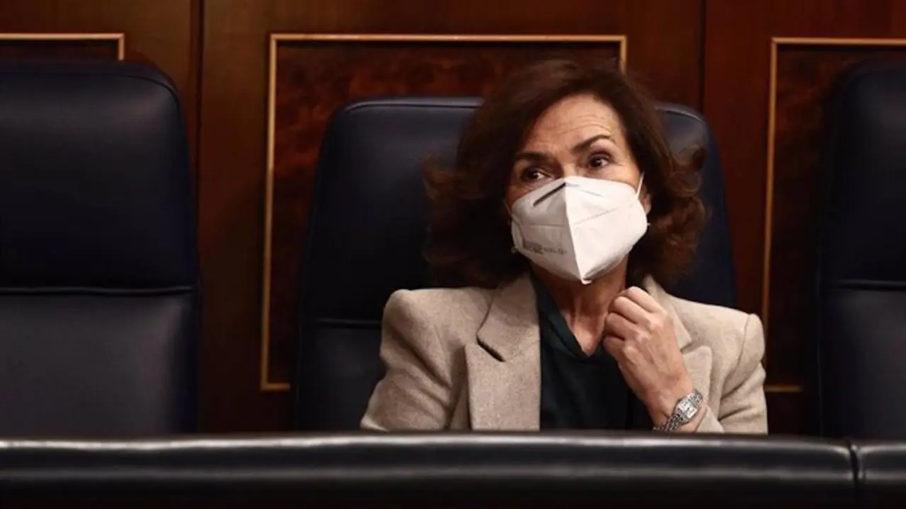 La vicepresidenta primera del Gobierno y ministra de la Presidencia, Relaciones con las Cortes y Memoria Democr&aacute;tica, Carmen Calvo, durante una sesi&oacute;n plenaria celebrada en el Congreso - EUROPA PRESS/E. Parra. POOL - Europa Press