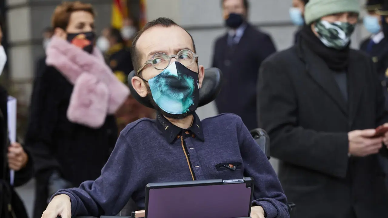 El portavoz parlamentario de Unidas Podemos, Pablo Echenique, durante el acto institucional por el D&iacute;a de la Constituci&oacute;n en el Congreso de los Diputados, en Madrid (Espa&ntilde;a), a 6 de diciembre de 2020.