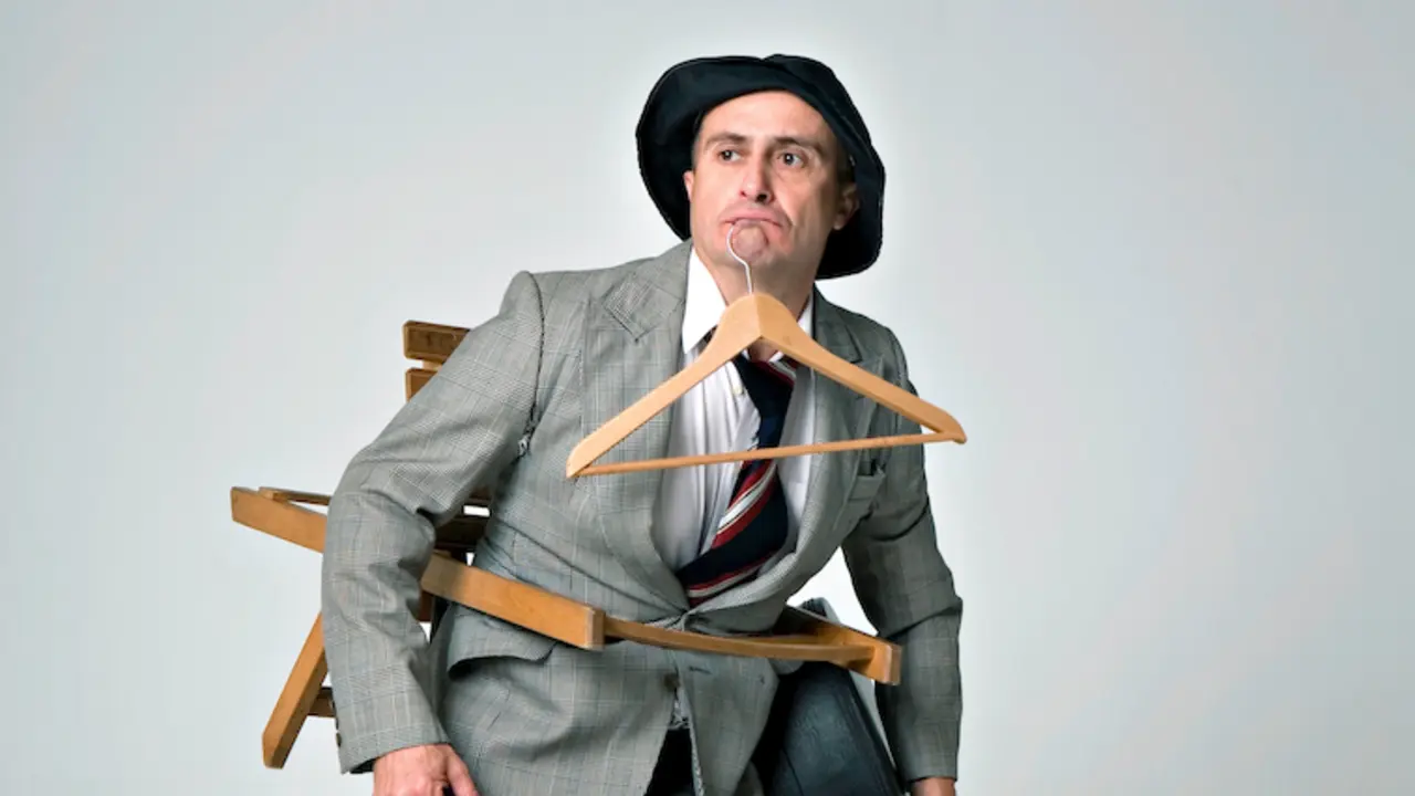 Pepe Viyuela (Haro, 1963) se estrena el pr&oacute;ximo en el Festival de Invierno de Torrelavega dando vida a un humilde payaso que reflexiona sobre la cotidiano para insuflar al espectador la clara idea de que el humor "es un salvavidas que alivia y ayuda a que salgamos reforzados de las crisis". EFE/Chao Management