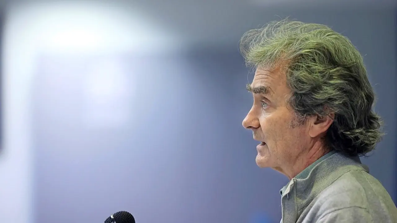 El director del Centro de Coordinaci&oacute;n de Alertas y Emergencias 
Sanitarias, Fernando Sim&oacute;n durante la rueda de prensa. / T. ROZAS