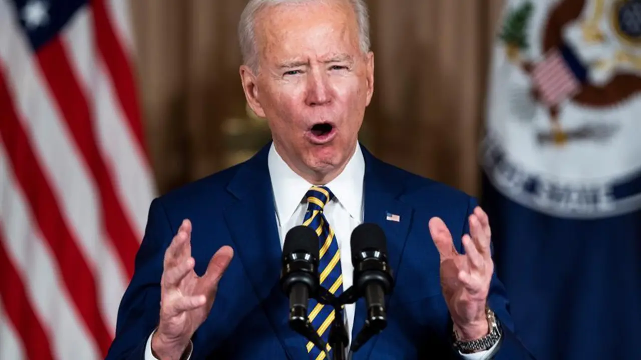 El presidente estadounidense, Joe Biden, pronuncia un discurso sobre pol&iacute;tica exterior en el Departamento de Estado en Washington, DC, EE. UU., El 4 de febrero de 2021. Biden anunci&oacute; que pondr&aacute; fin al apoyo estadounidense a las operaciones ofensivas de Arabia Saudita en Yemen. (Estados Unidos) EFE / EPA / JIM LO SCALZO