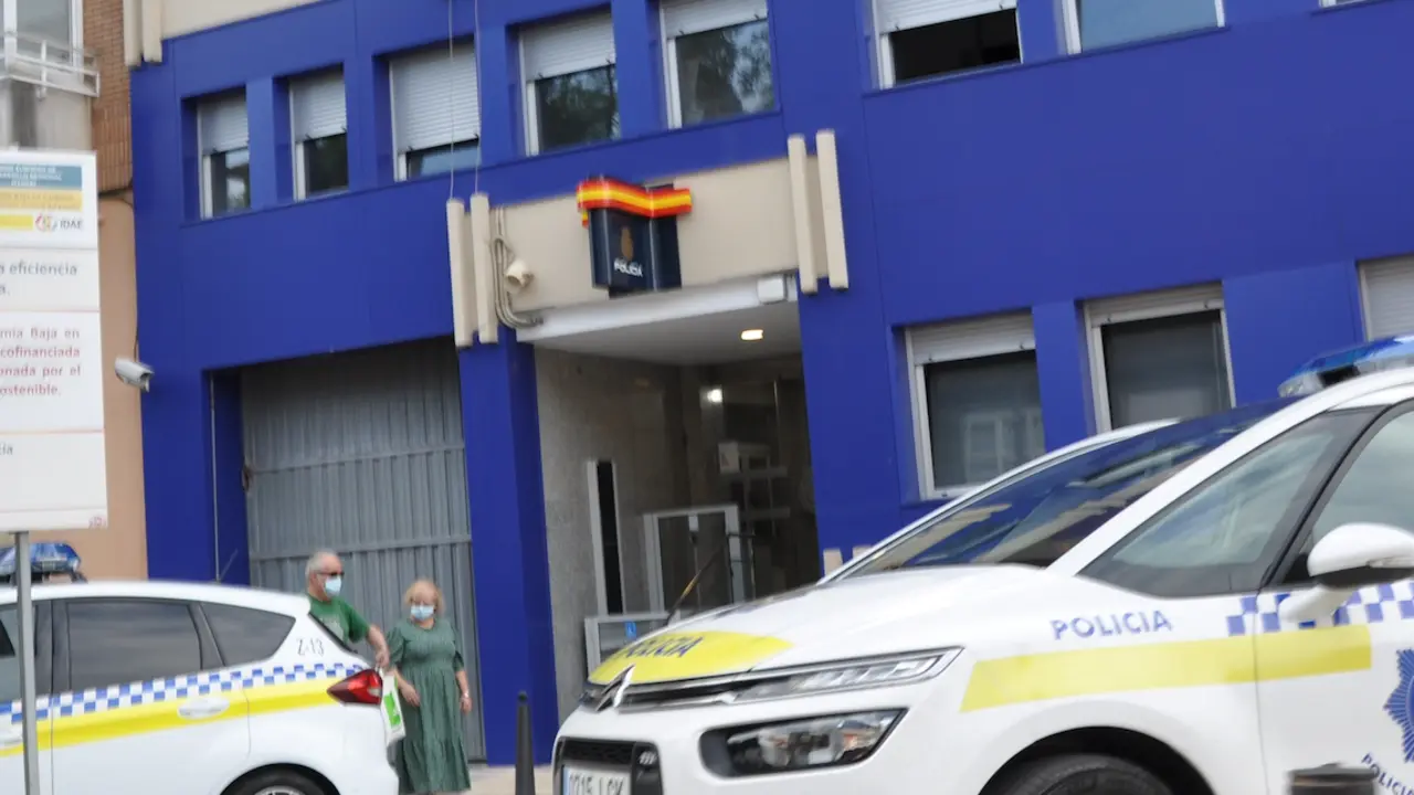Vista de la sede central de la Polic&iacute;a de Torrelavega. / S.D.