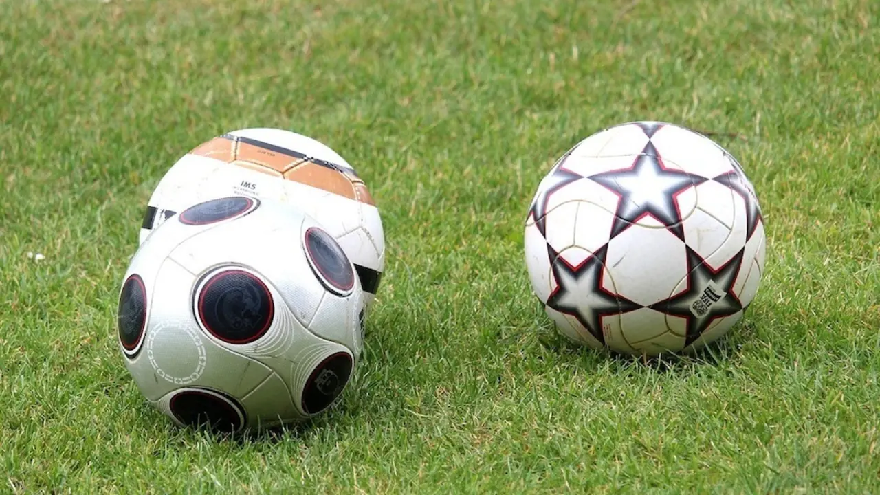 football-3547576_1280