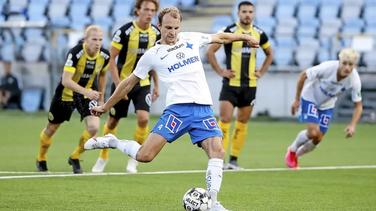 Lars Gerson, que tiene buen golpeo de bal&oacute;n, ejecutando un penalti. / dagens nyheter