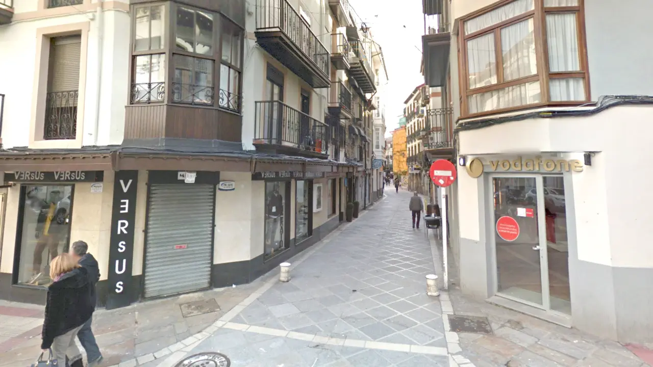 Vista de la calle Ardigales en Castro Urdiales. / ALERTA