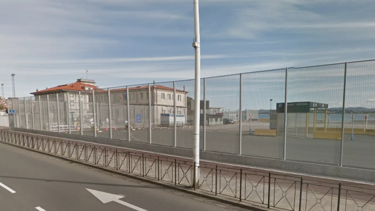 Vista de la zona de aduana del Puerto de Santander. / ALERTA