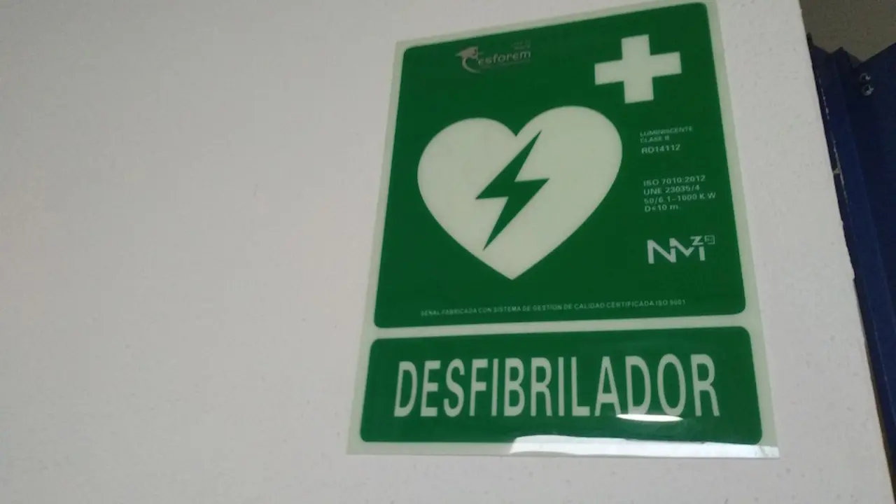 Desfibrilador. / E. PRESS