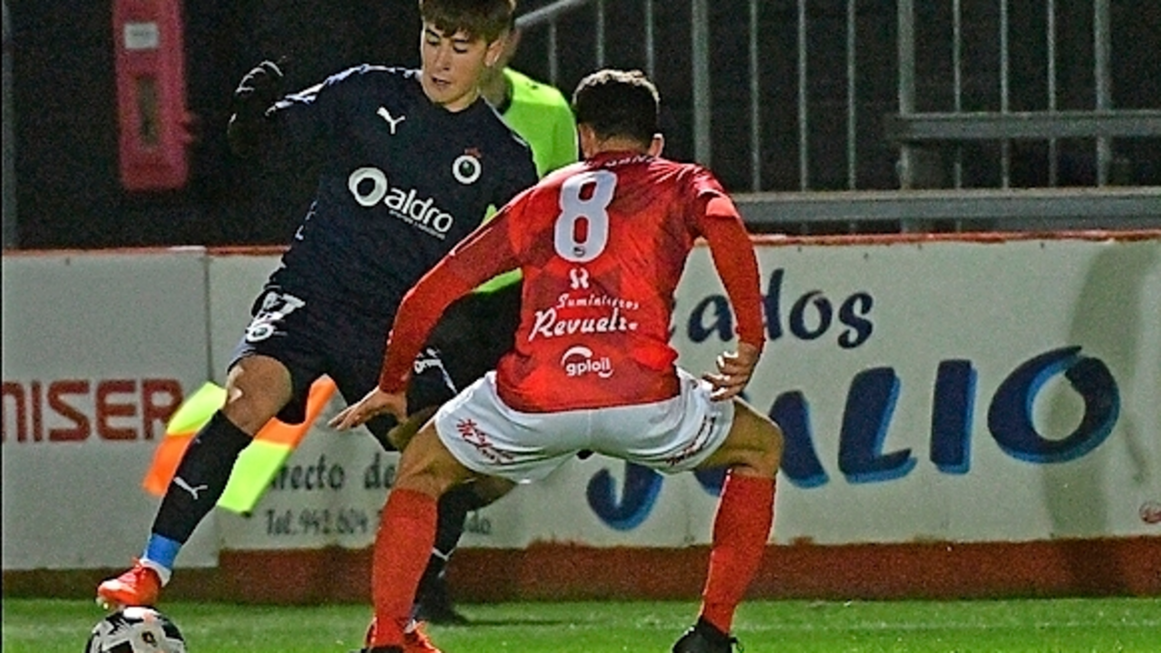 Racing y Laredo empataron a cero en el partido de la primera vuelta. / Hardy
