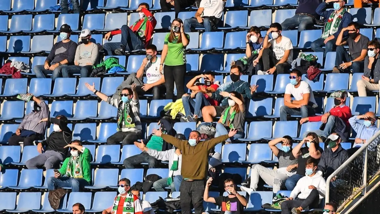 Hoy volver&aacute; a haber aficionados en la grada. / Hardy