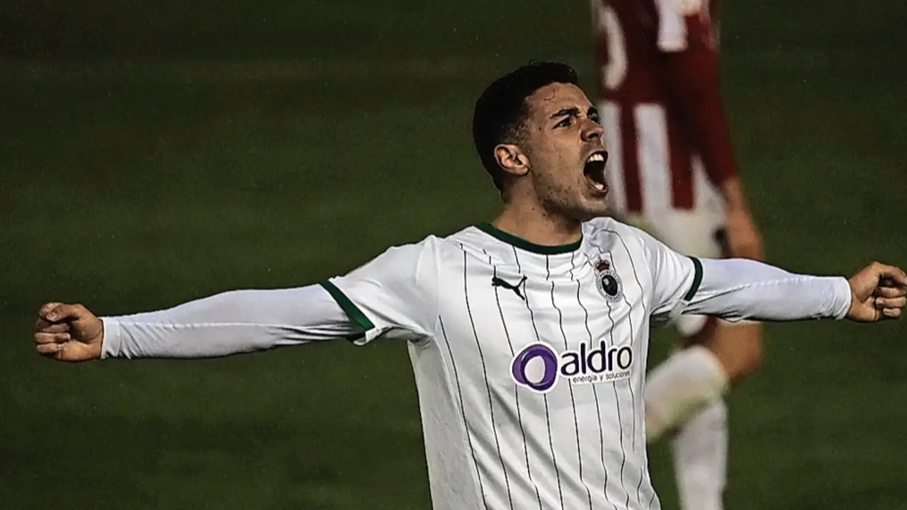 &Aacute;lvaro Bustos acumula hasta la fecha tres goles y cuatro asistencias. / Hardy