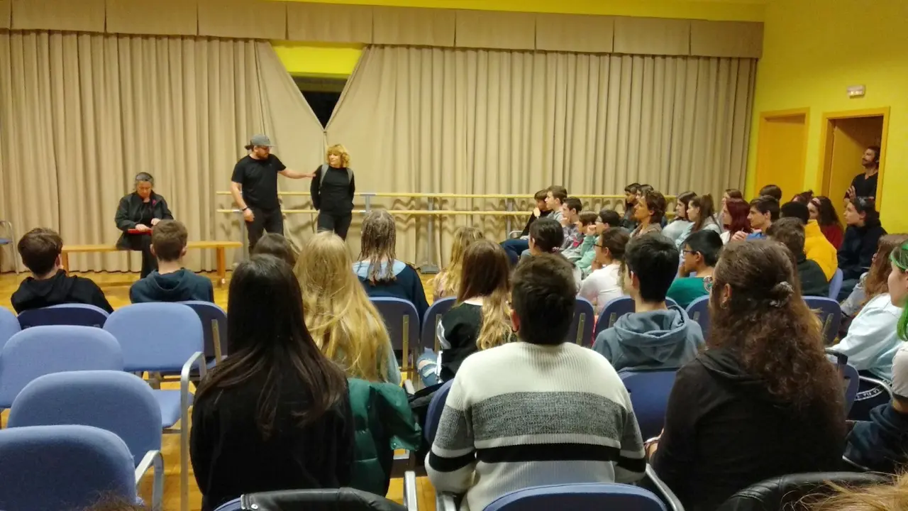 Sesi&oacute;n de teatro del CdAT