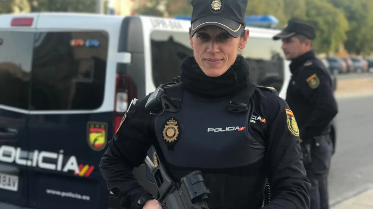 mujeres-cuerpo-nacional-policia