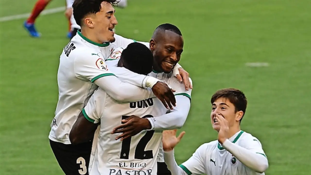 El Racing quiere seguir con su buena racha de resultados en Barakaldo. / Hardy