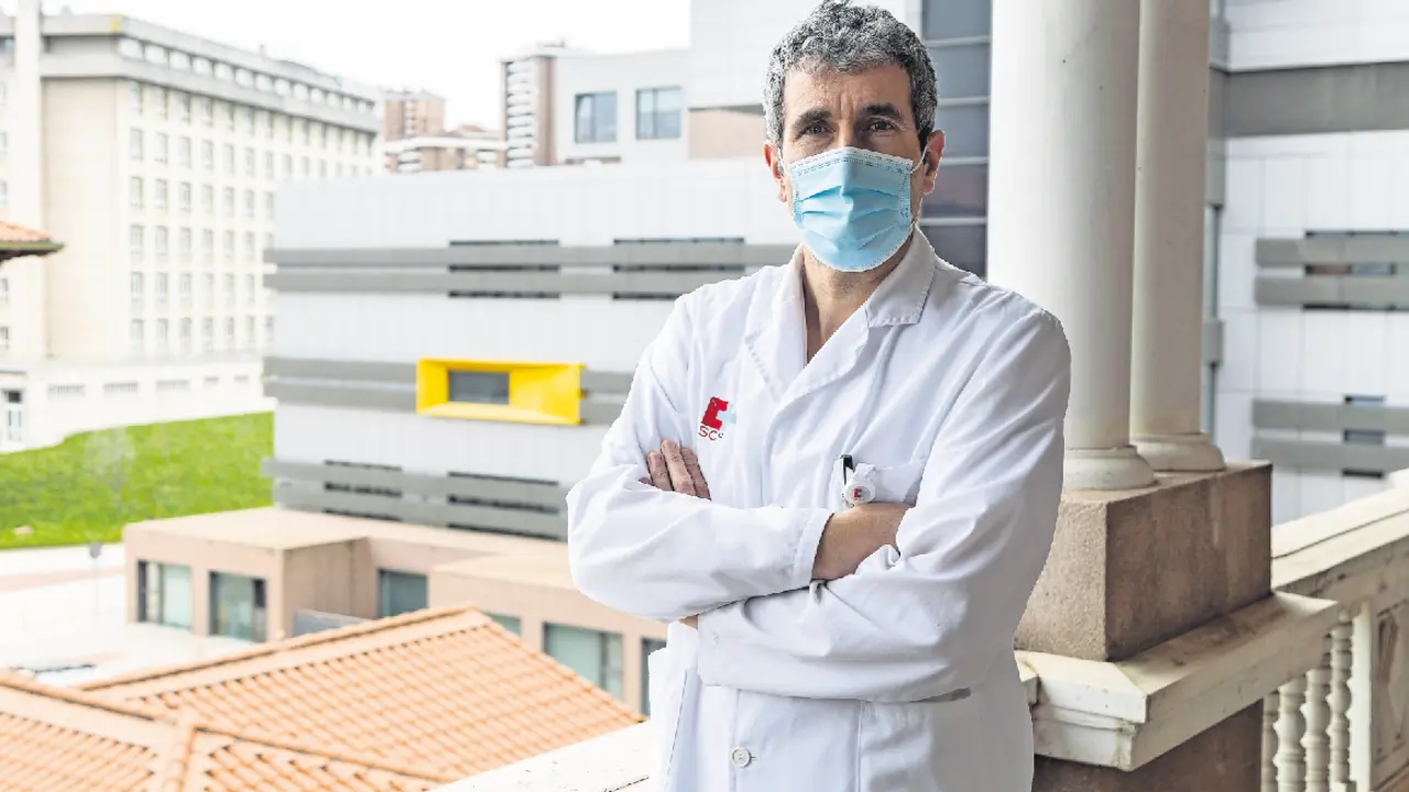 El coordinador de Trasplantes de Valdecilla y Cantabria, Eduardo Mi&ntilde;ambres. / ALERTA
