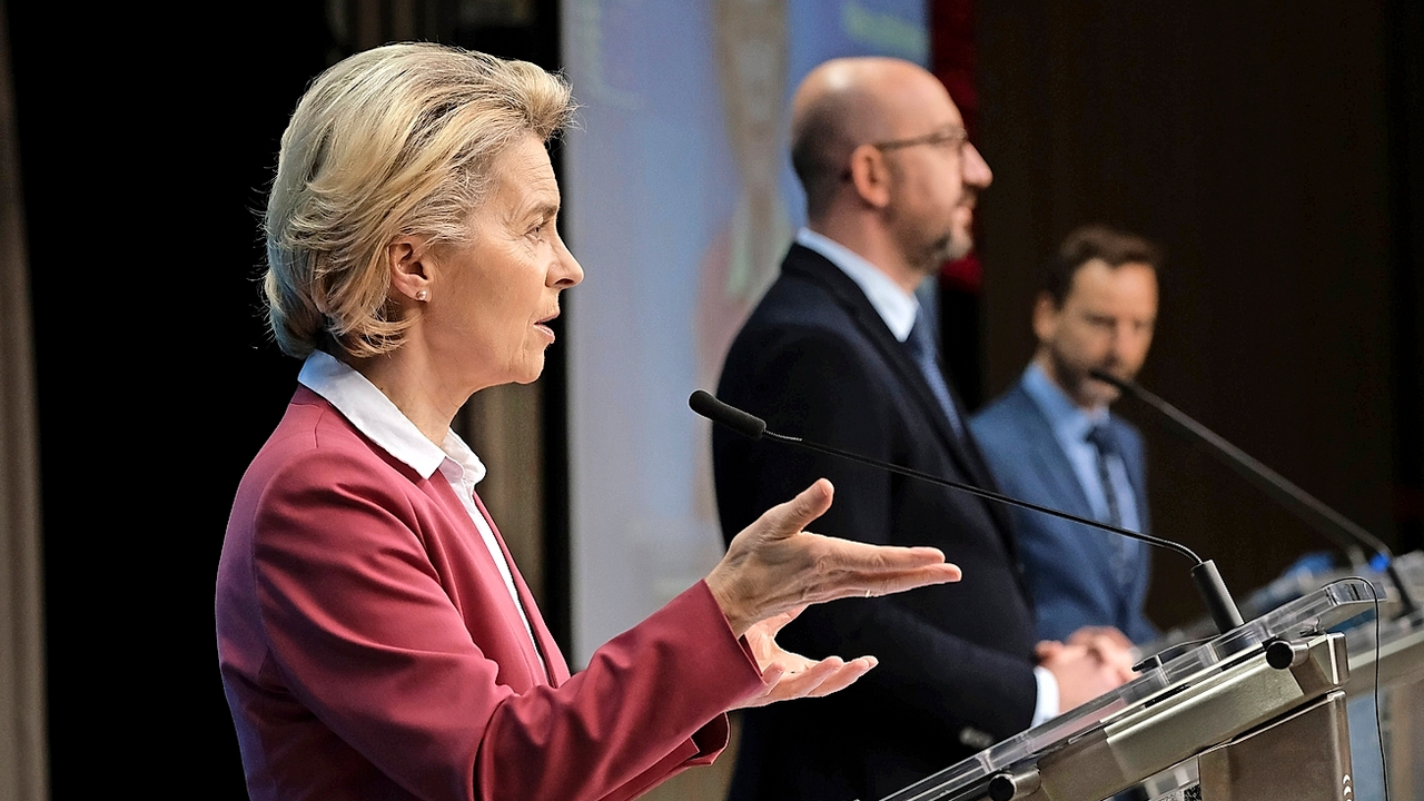 La presidenta de la Comisi&oacute;n Europea, Ursula Von der Leyen, durante una rueda de prensa. / Dario Pignatelli