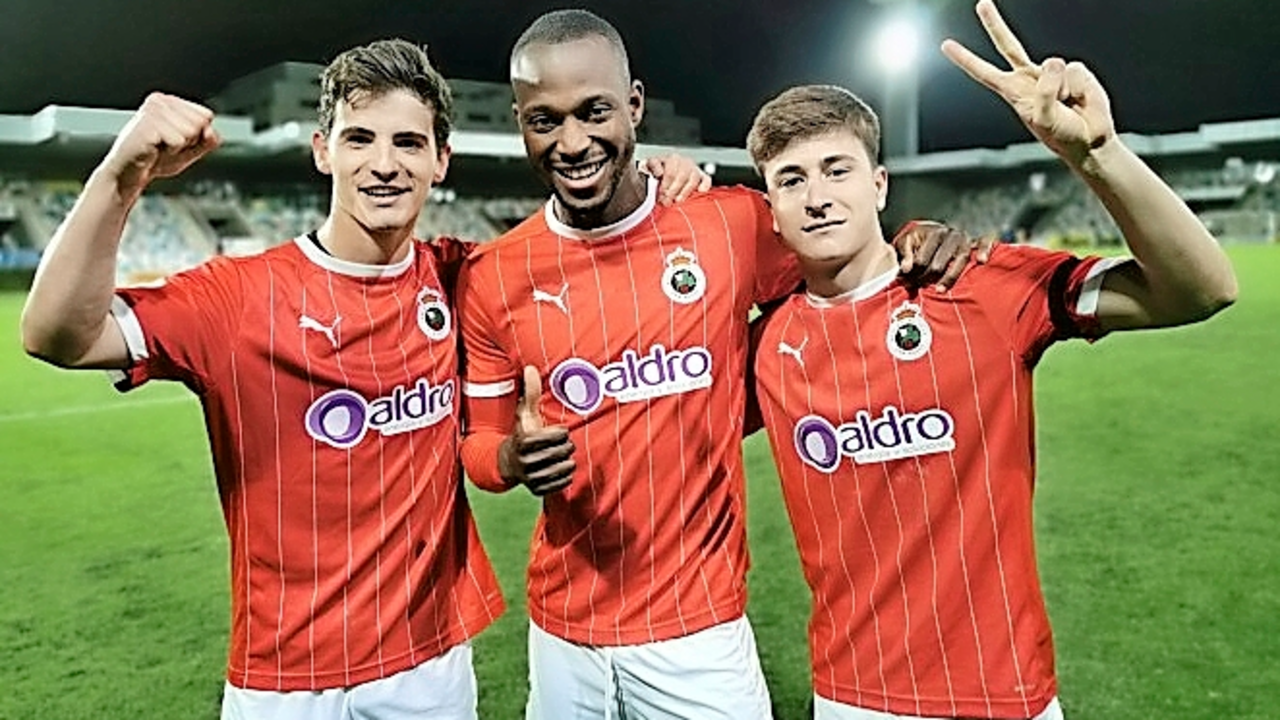 Riki, Cedric y Pablo Torre, autores de los goles de ayer en Lasesarre. / real racing club