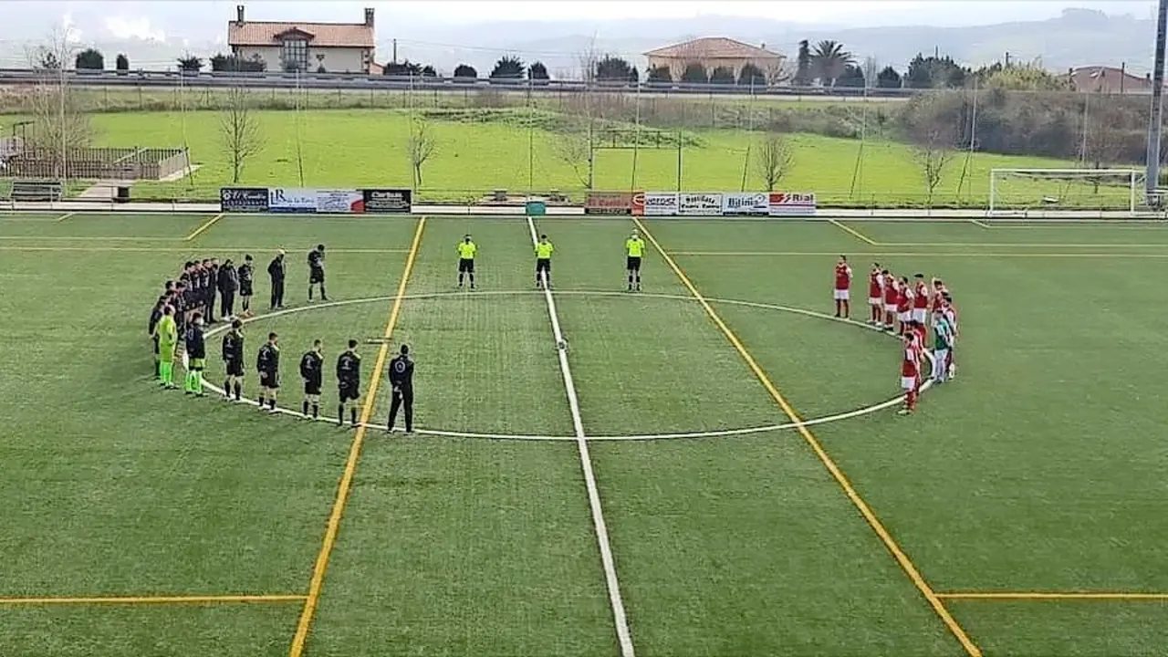 Minuto de silencio en el encuentro Santillana-Miengo por el fallecimiento de Fran Barqu&iacute;n, exjugador del Miengo. / Alerta