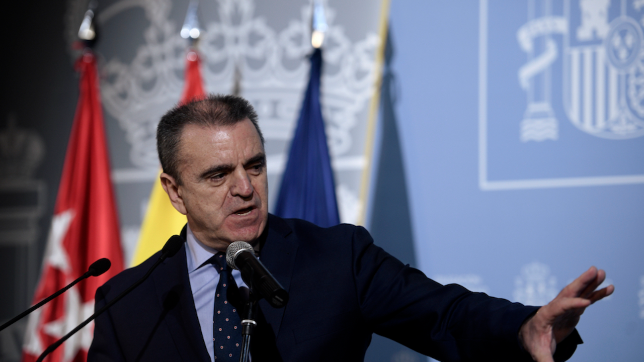 El delegado del Gobierno en Madrid, Jos&eacute; Manuel Franco, comparece en rueda de prensa en la sede de la Delegaci&oacute;n del Gobierno en Madrid (Espa&ntilde;a), a 4 de marzo de 2021. Franco comparece para explicar la decisi&oacute;n de la Delegaci&oacute;n del Gobierno en Madrid de prohibir todas las marchas y manifestaciones comunicadas previstas para el domingo 7 y el lunes 8 de marzo de 2021 en la regi&oacute;n. La Delegaci&oacute;n ha tomado esta decisi&oacute;n tras "estudiar detalladamente" cada una de las peticiones presentadas (recorridos establecidos, previsi&oacute;n de asistencia, duraci&oacute;n y lugares de celebraci&oacute;n, entre otros detalles), y teniendo en cuenta las posibles confluencias de distintas concentraciones multitudinarias en varias zonas de Madrid.
04 MARZO 2021;JOSE MANUEL FRANCO;RUEDA DE PRENSA
&Oacute;scar Ca&ntilde;as / Europa Press
4/3/2021