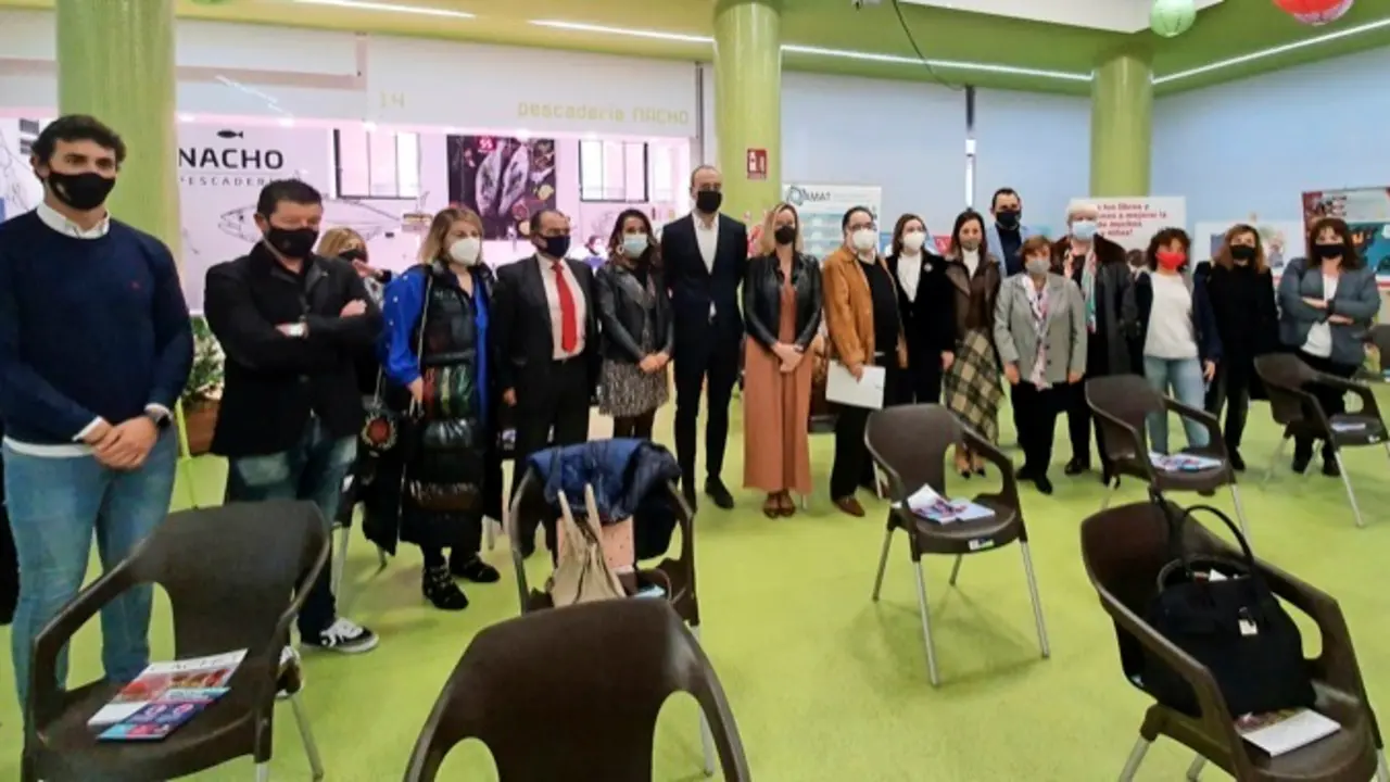 Asistentes a la inauguraci&oacute;n de la jornada. / ALERTA
