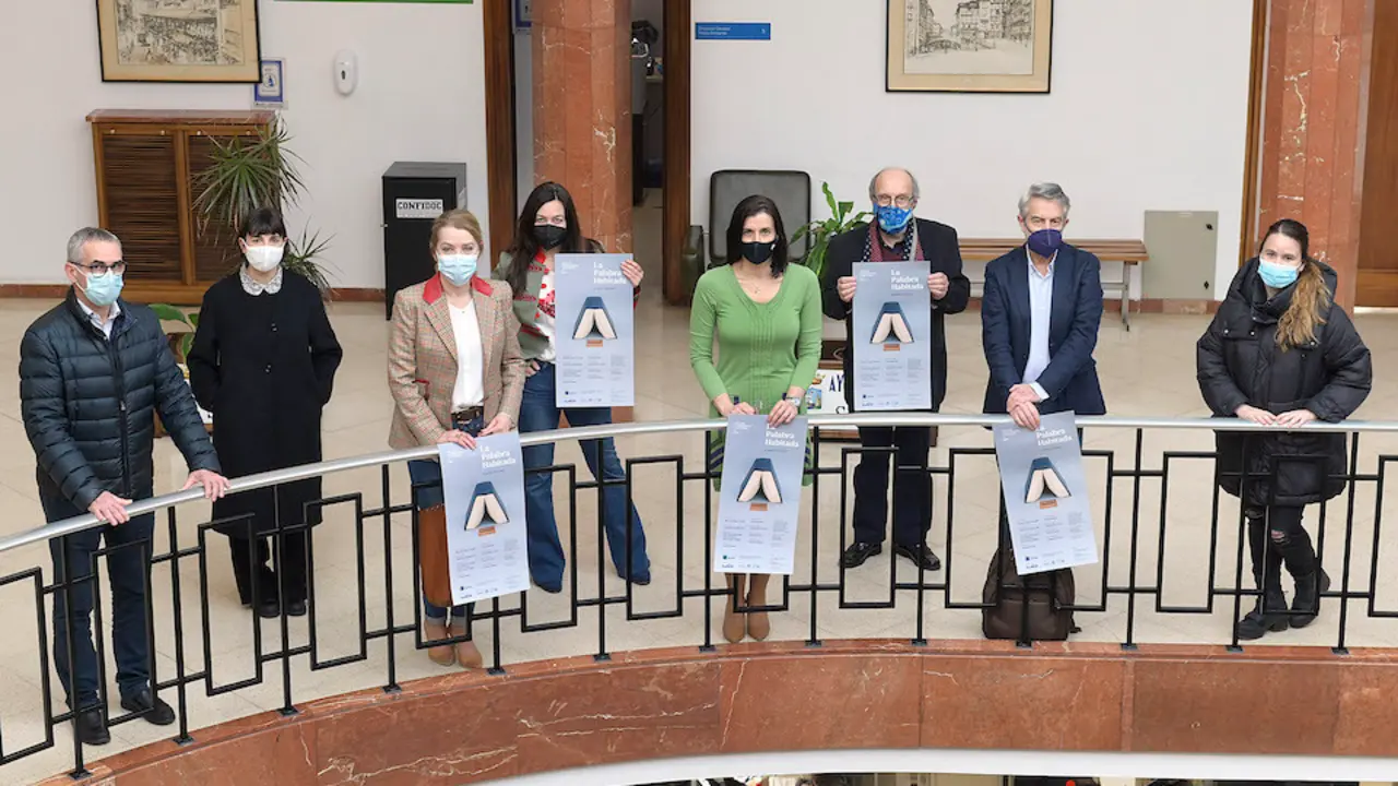 Lorenzo Ortiz, Andrea Puente, Eva Guillermina Fern&aacute;ndez, Patricia Cercas, Gema Igual, Francisco Valcarce, Fernando Abascal y Almudena D&iacute;az. / MAR&Iacute;A GIL